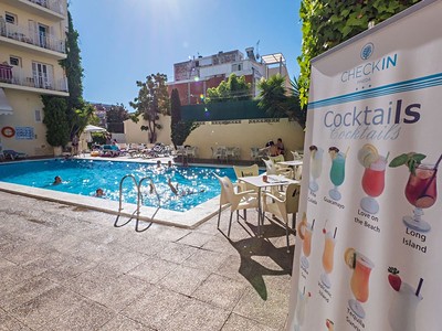 Pineda de Mar - hotel Checkin Pineda - bus